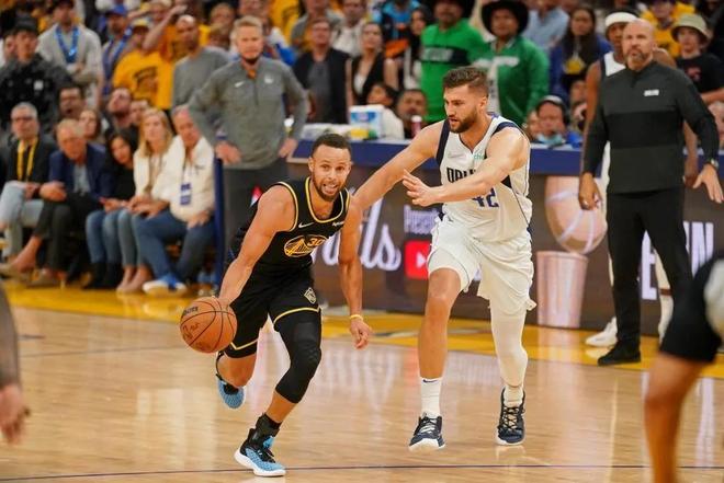 斯特的缺席 斯特的缺席